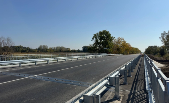 В Адыгее выполнили годовой план по ремонту дорог В Адыгее выполнили годовой план по ремонту дорог