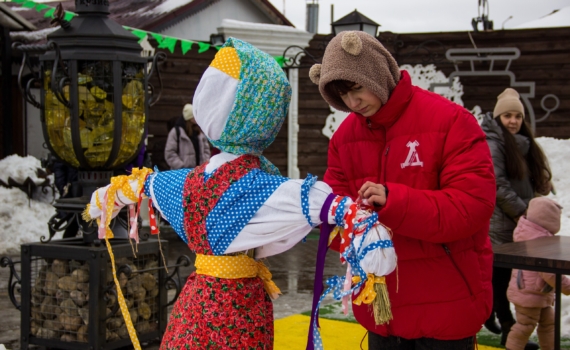 Первый блин предкам, последний — прощению: как превратить блинную неделю в душевный ритуал Первый блин предкам, последний — прощению: как превратить блинную неделю в душевный ритуал